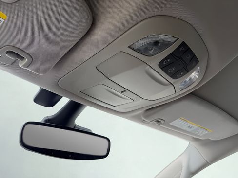 Used 2022 Chrysler Pacifica Touring-L FWD image 39