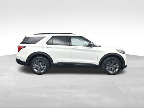 New 2026 Ford Explorer Active image 9