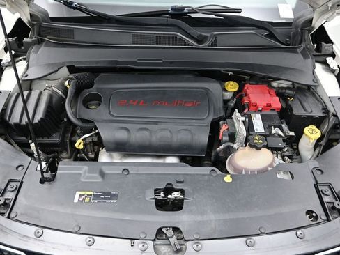 Used 2020 Jeep Compass Latitude FWD image 16