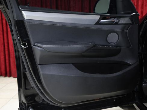 Used 2018 BMW X4 M40i image 11