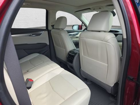 Used 2021 Cadillac XT5 Premium Luxury w/ LPO, Floor Liner Package AWD/4WD image 11