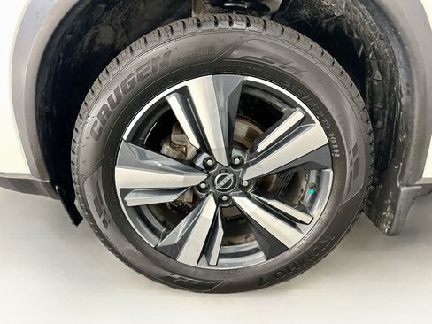 Used 2024 Nissan Rogue SL AWD/4WD image 36