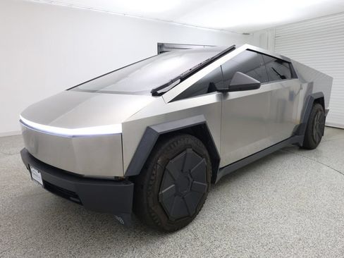 Used 2024 Tesla Cybertruck AWD Crew Cab image 1