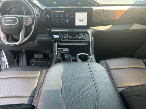Used 2024 GMC Sierra 1500 Denali w/ Technology Package AWD/4WD image 21