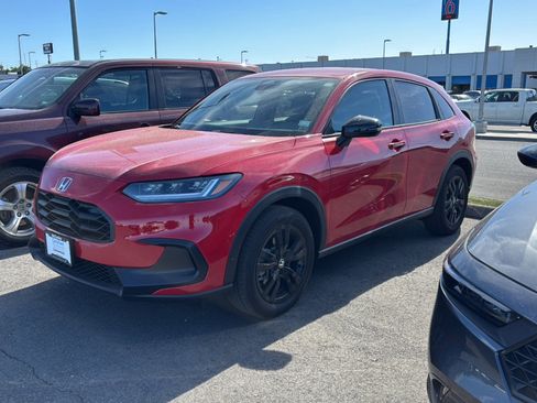 Certified 2026 Honda HR-V Sport image 1