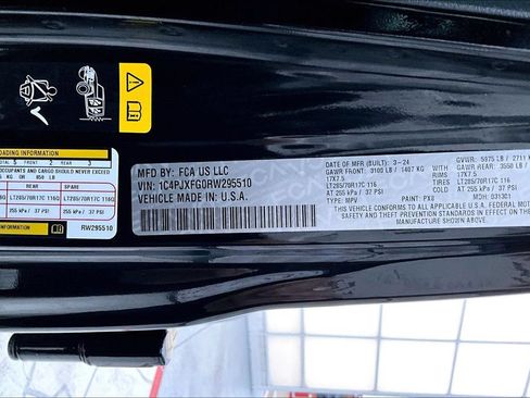 Used 2024 Jeep Wrangler Unlimited Rubicon AWD/4WD image 19