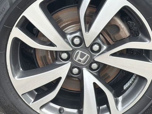 Used 2024 Honda Odyssey Touring image 4