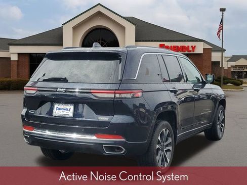 Used 2023 Jeep Grand Cherokee Overland AWD/4WD image 4