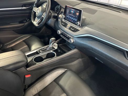Used 2023 Nissan Altima 2.5 SR FWD image 17