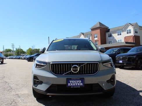 Certified 2024 Volvo XC40 B5 Ultimate w/ Climate Package AWD/4WD image 2
