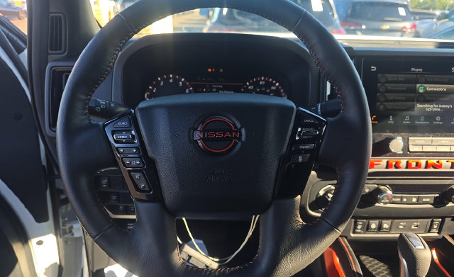 Used 2026 Nissan Frontier PRO-4X AWD/4WD image 6