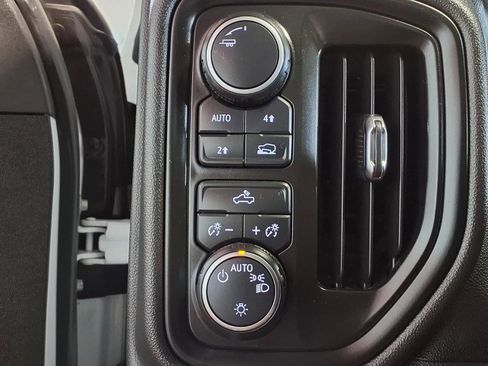Used 2023 Chevrolet Silverado 1500 Custom AWD/4WD image 18