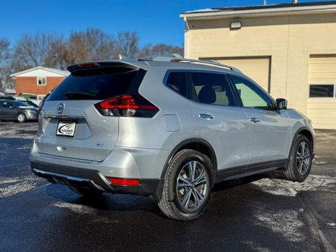 Used 2019 Nissan Rogue SV w/ Premium Package image 8