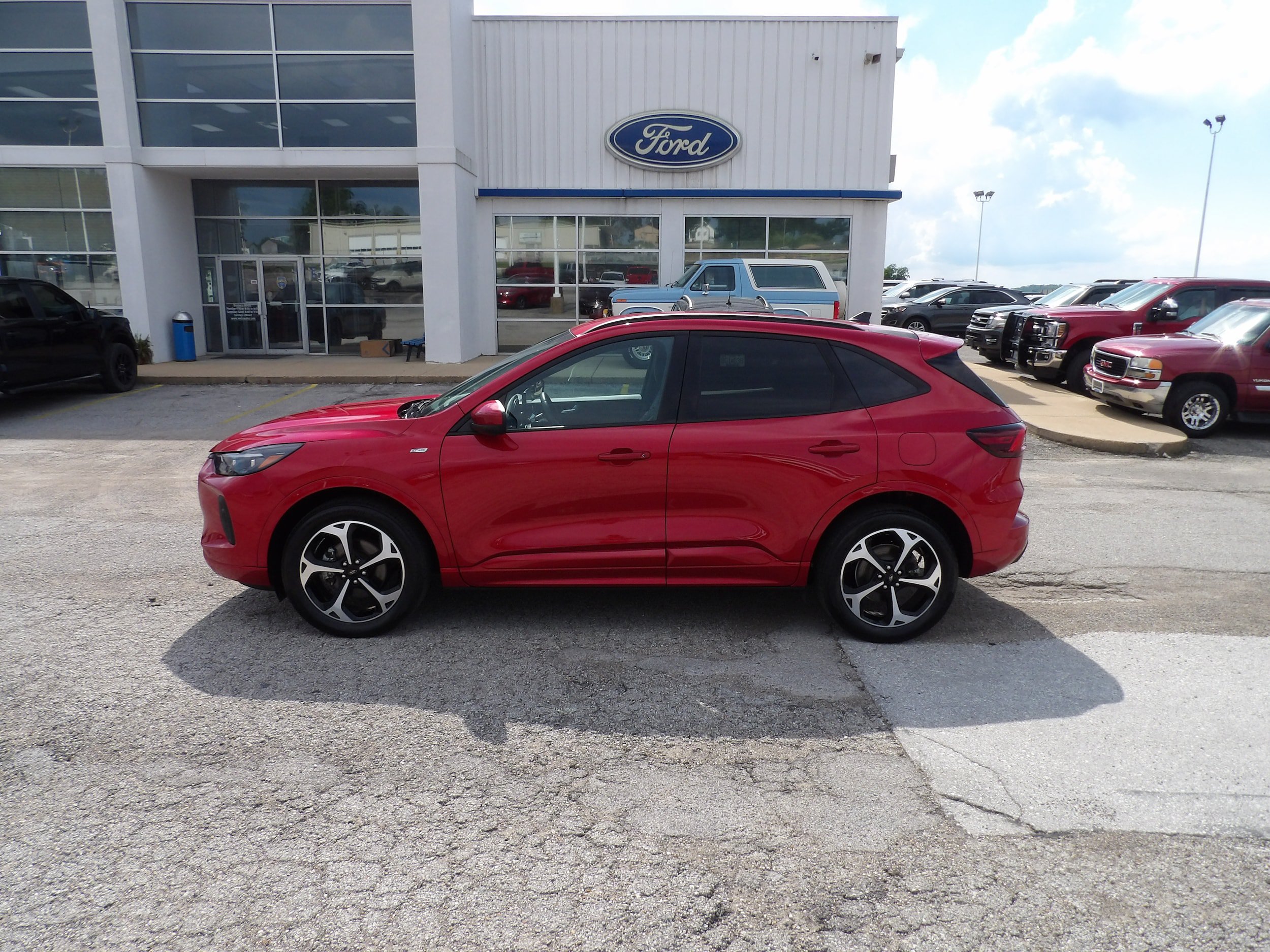 Used 2025 Ford Escape ST-Line Elite w/ Premium Technology Package AWD/4WD image 1