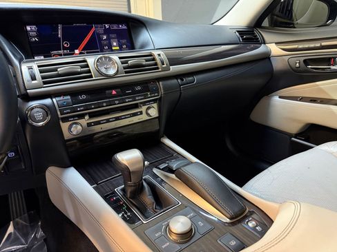Used 2014 Lexus LS 460 AWD image 18