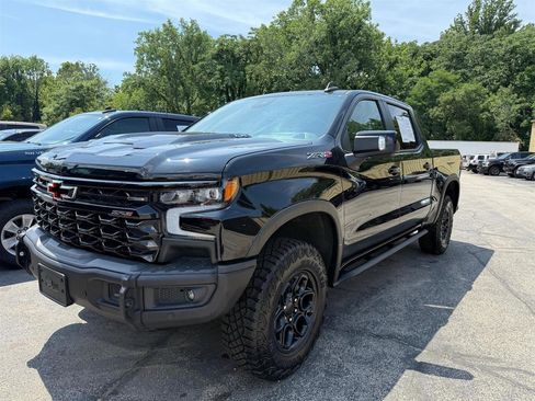 Used 2024 Chevrolet Silverado 1500 ZR2 w/ ZR2 Bison Edition AWD/4WD image 3