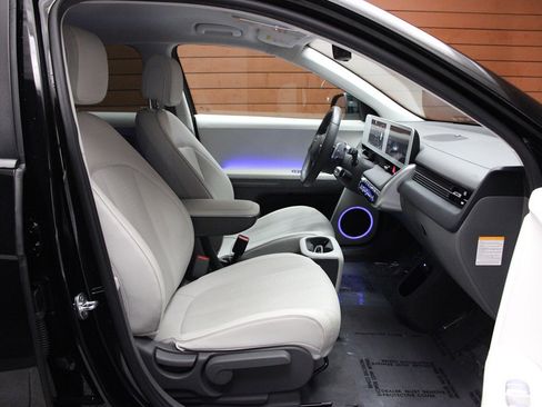 Used 2024 Hyundai Ioniq 5 Limited image 31