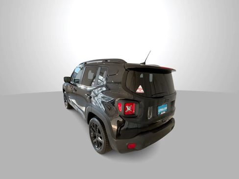 Used 2022 Jeep Renegade Altitude w/ Convenience Group AWD/4WD image 6