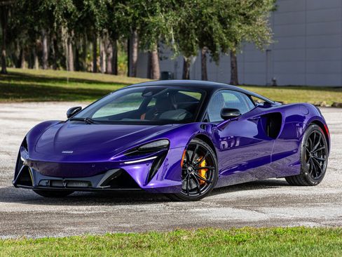 Used 2024 McLaren Artura TechLux image 8