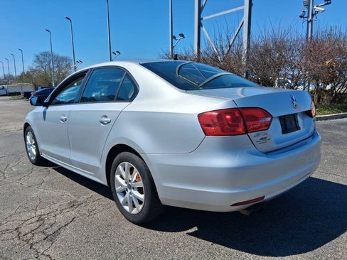 Used 2011 Volkswagen Jetta SE FWD image 6