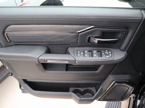 New 2026 RAM 2500 Limited image 16