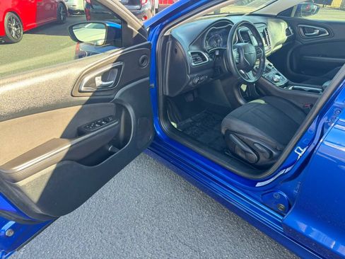 Used 2017 Chrysler 200 LX FWD image 19