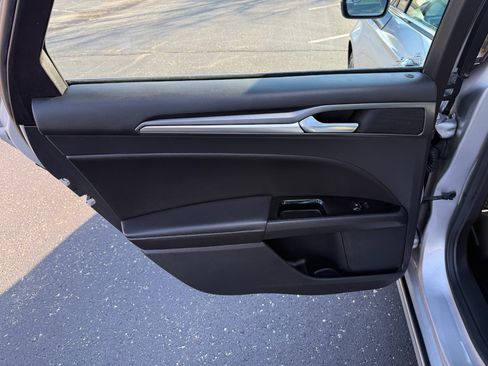 Used 2014 Ford Fusion Titanium image 11