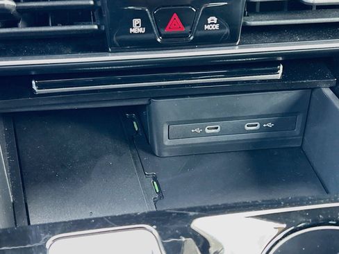 Used 2025 Volkswagen Atlas SE AWD/4WD image 30