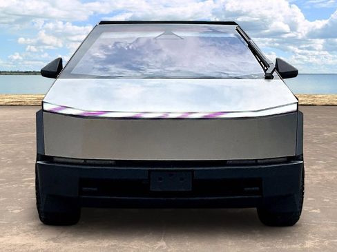 Used 2024 Tesla Cybertruck AWD Crew Cab image 2