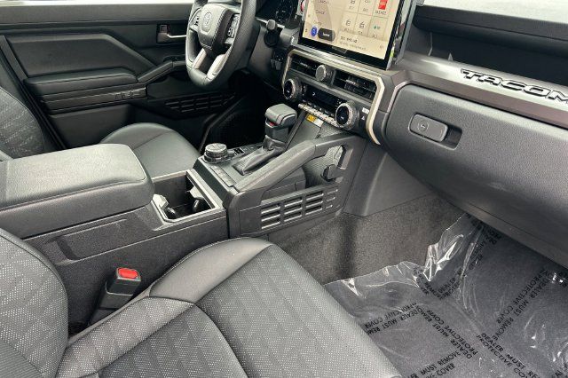 Used 2026 Toyota Tacoma TRD Off-Road w/ TRD Off Road Premium Package AWD/4WD image 17