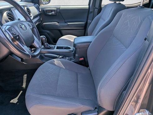 Used 2017 Toyota Tacoma TRD Off-Road w/ Tow Package (A/T) AWD/4WD image 14