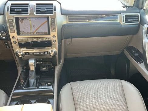 Used 2020 Lexus GX 460 Premium w/ Premium Package AWD/4WD image 13