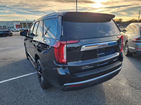 Used 2022 GMC Yukon SLT w/ SLT Premium Package image 7