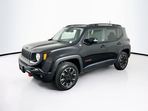 Used 2023 Jeep Renegade Trailhawk image 3