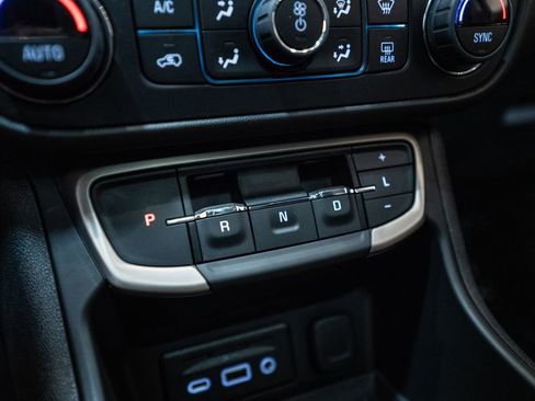 Used 2023 GMC Terrain Denali w/ Denali Premium Package image 30