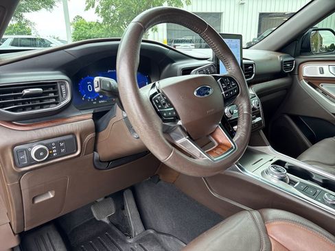 Used 2022 Ford Explorer King Ranch w/ Premium Technology Package AWD/4WD image 12