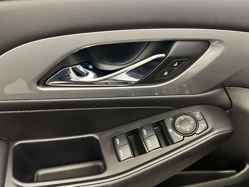 Used 2022 Chevrolet Traverse LT image 13