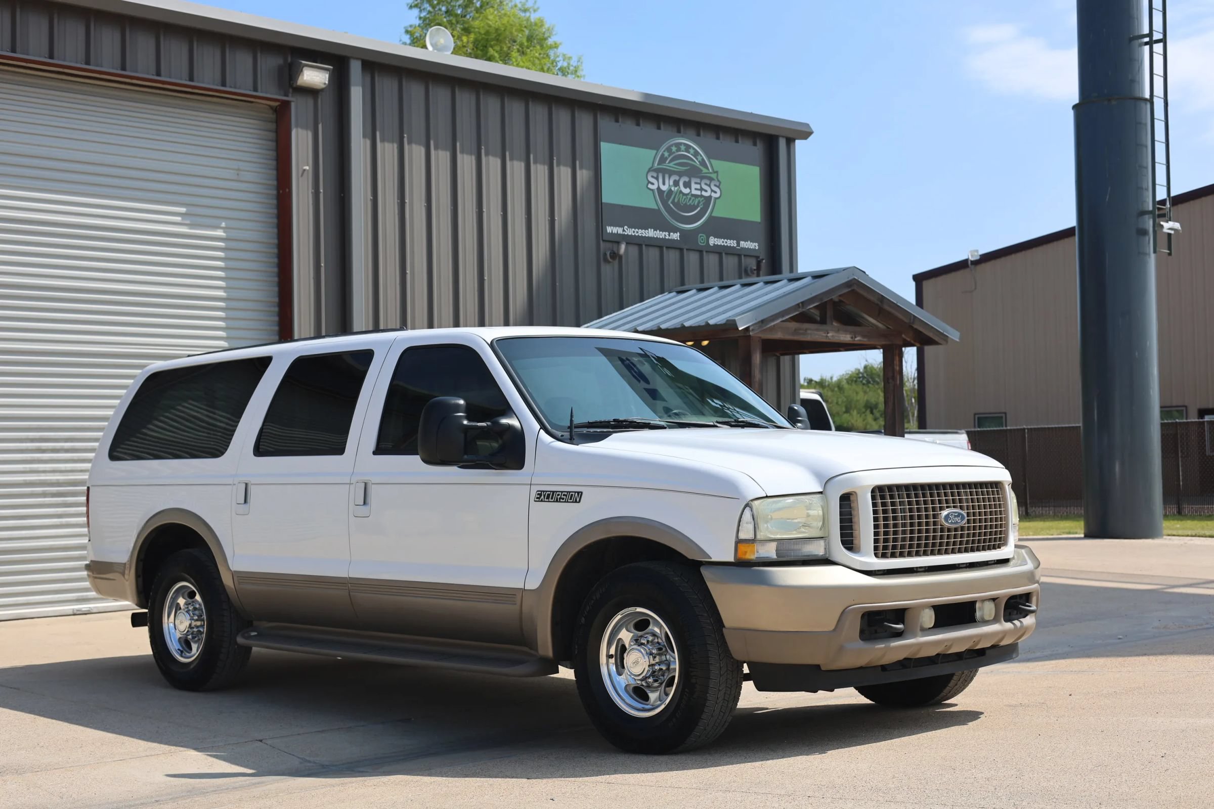 Used 2003 Ford Excursion Eddie Bauer RWD image 1