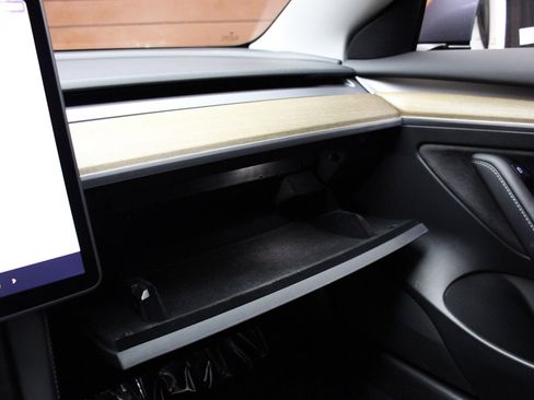 Used 2023 Tesla Model 3 Standard Range image 46