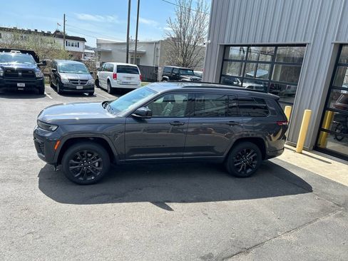 New 2026 Jeep Grand Cherokee L Limited AWD/4WD image 8