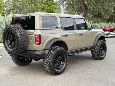 Used 2025 Ford Bronco Badlands AWD/4WD image 9