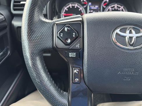 Used 2020 Toyota 4Runner Venture w/ Moonroof Package image 19