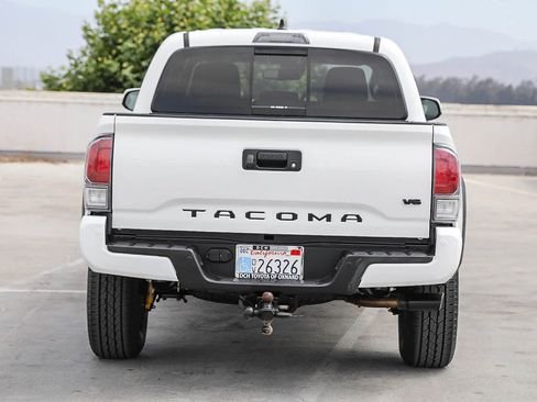 Used 2021 Toyota Tacoma TRD Off-Road w/ Technology Package AWD/4WD image 6