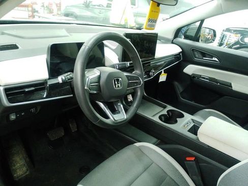 Used 2025 Honda Prologue EX image 7