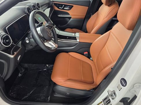 Certified 2025 Mercedes-Benz GLC 300 4MATIC image 9