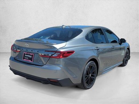 Used 2026 Toyota Camry SE FWD image 5