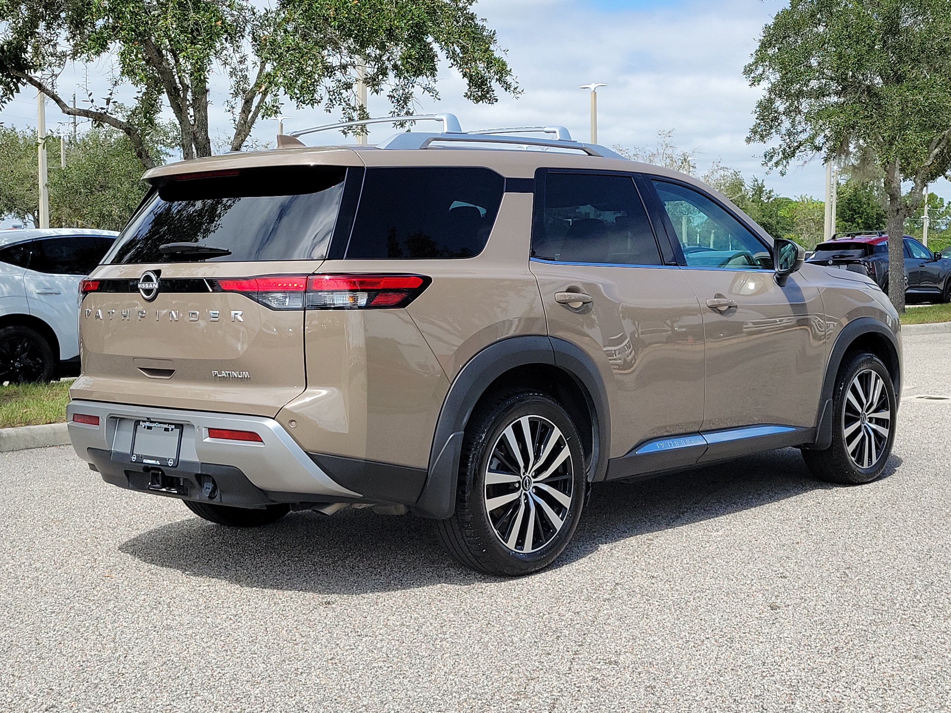 Certified 2025 Nissan Pathfinder Platinum w/ Cargo Package FWD image 7
