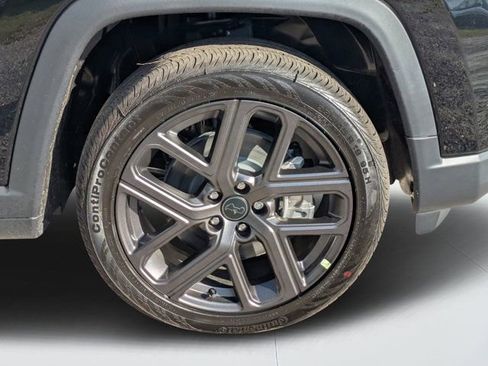 New 2026 Jeep Compass Latitude w/ Sun and Sound Group image 9