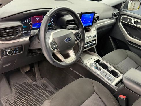 Certified 2023 Ford Explorer XLT AWD/4WD image 3
