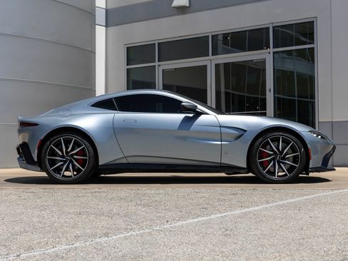 Used 2019 Aston Martin V8 Vantage Coupe RWD image 8